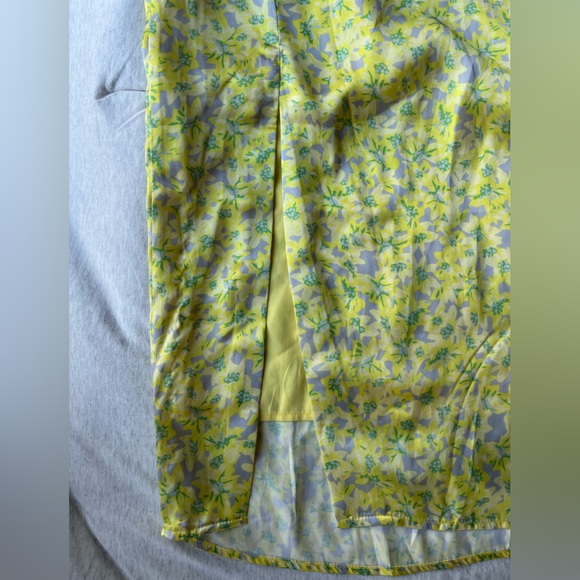 SHEIN Floral Yellow Skirt - Picture 4 of 10